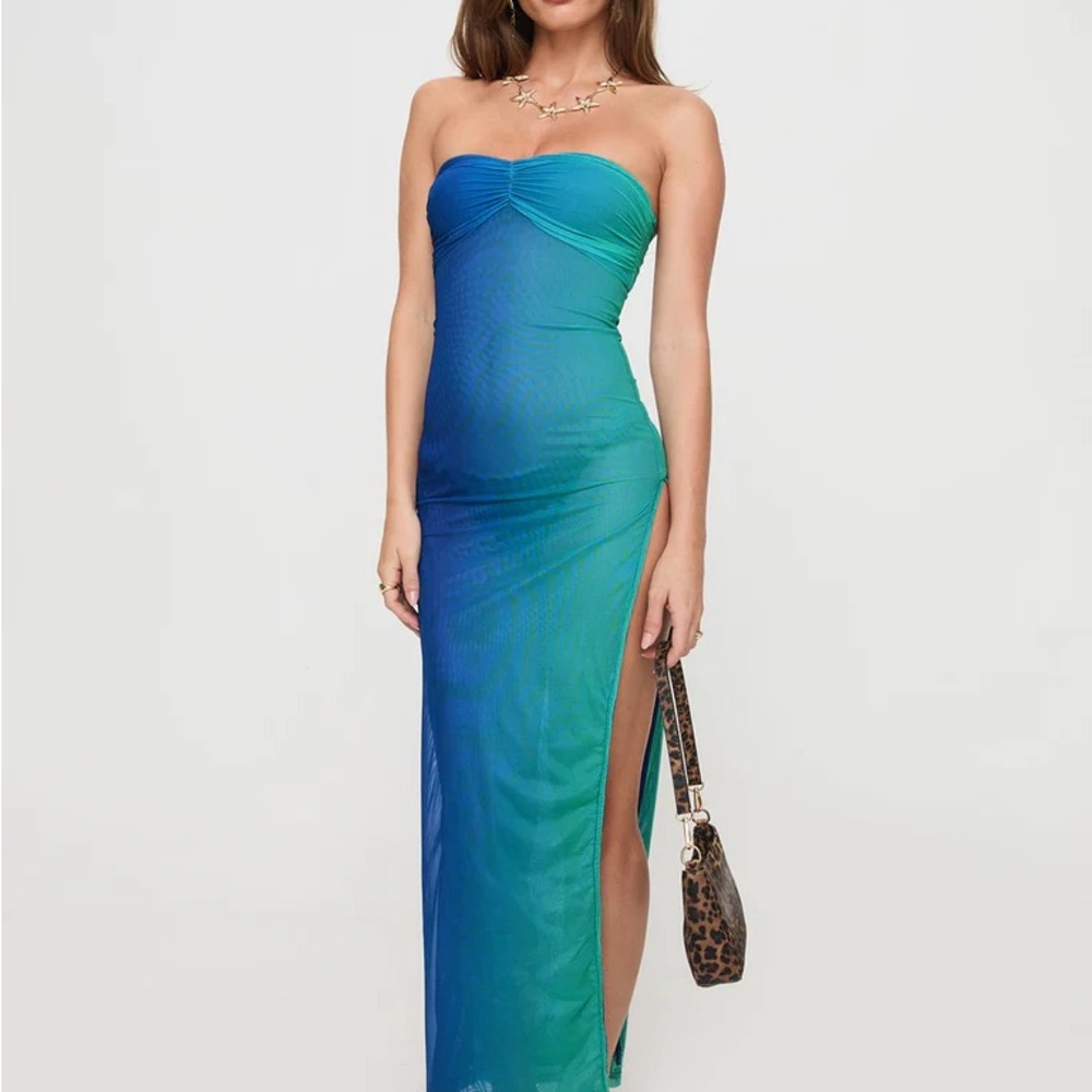 Elegant Blue-Green Strapless Dress